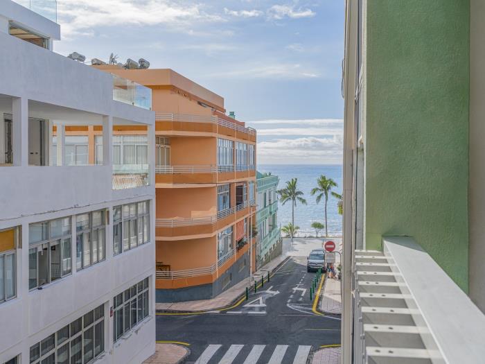 image CHL Armonia, side see view in Puerto Naos 25